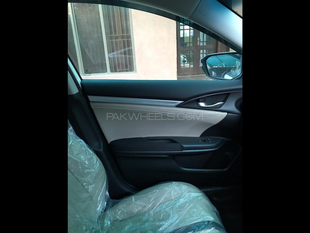 Honda Civic 2018 for Sale in Bahawalpur Honda Civic 2018 for Sale in Bahawalpur Image-13