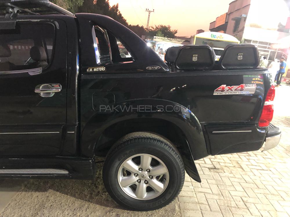 Toyota Hilux 2009 for Sale in Karachi Toyota Hilux 2009 for Sale in Karachi Image-3