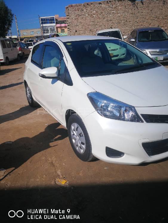 Toyota Vitz 2013 for Sale in Layyah Image-1