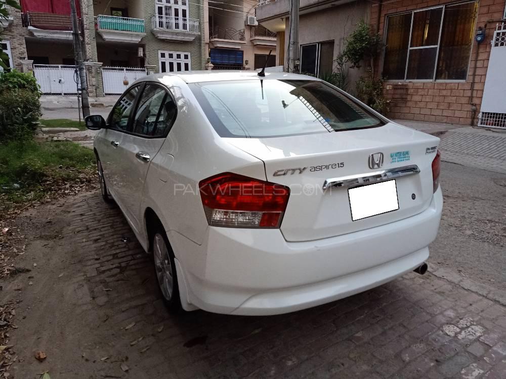 Honda City 2013 for Sale in Lahore Honda City 2013 for Sale in Lahore Image-5