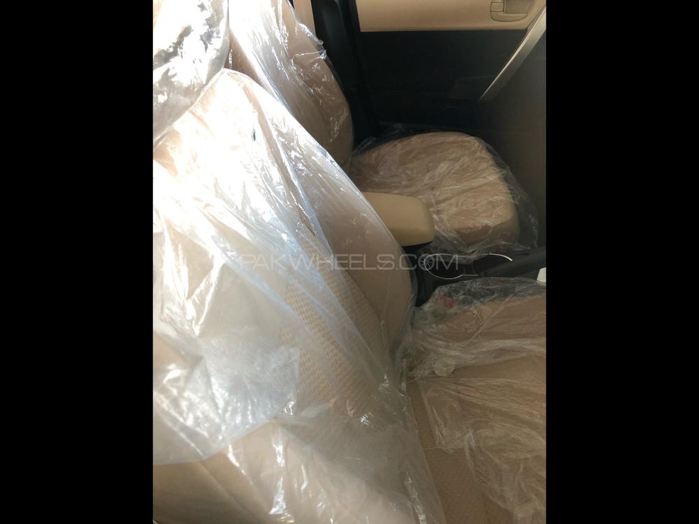 Toyota Corolla 2019 for Sale in Peshawar Toyota Corolla 2019 for Sale in Peshawar Image-3