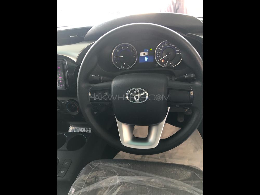 Toyota Hilux 2019 for Sale in Peshawar Toyota Hilux 2019 for Sale in Peshawar Image-5