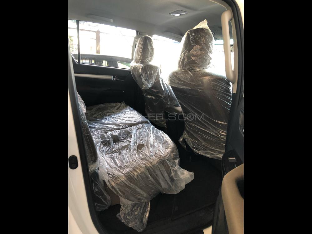 Toyota Hilux 2019 for Sale in Peshawar Toyota Hilux 2019 for Sale in Peshawar Image-8