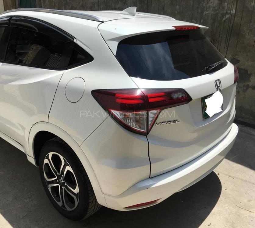 Honda Vezel 2015 for Sale in Lahore Honda Vezel 2015 for Sale in Lahore Image-5