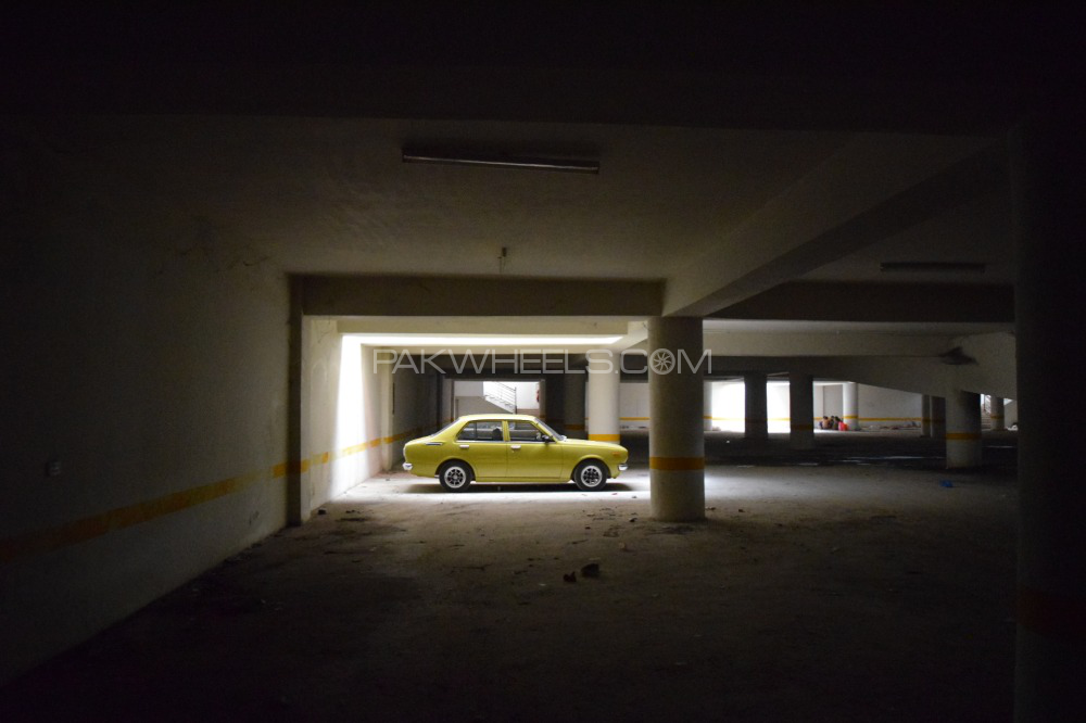 Toyota Corolla - 1975  Toyota Corolla - 1975  Image-4