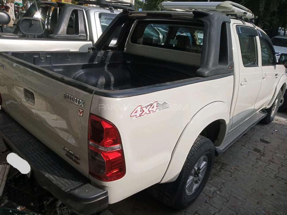 Toyota Hilux 2013 for Sale in Islamabad Toyota Hilux 2013 for Sale in Islamabad Image-5