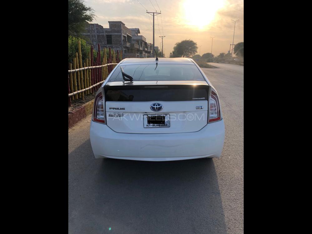 Toyota Prius 2011 for Sale in Bannu Toyota Prius 2011 for Sale in Bannu Image-5