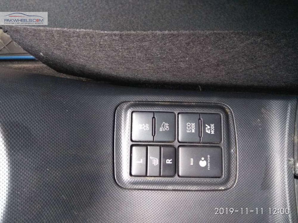 Toyota Aqua 2016 for Sale in Lahore Toyota Aqua 2016 for Sale in Lahore Image-11