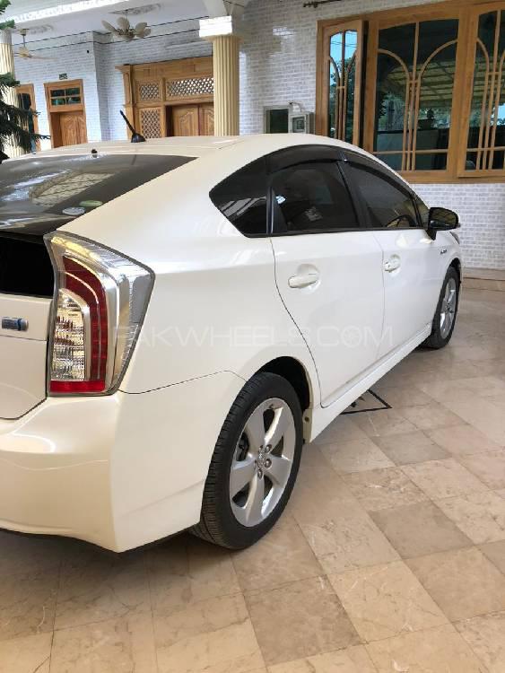 Toyota Prius 2014 for Sale in Peshawar Toyota Prius 2014 for Sale in Peshawar Image-3