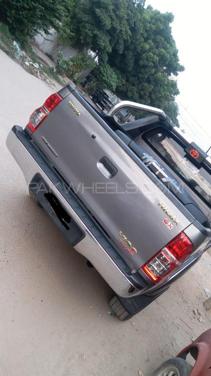 Toyota Hilux 2015 for Sale in Karachi Toyota Hilux 2015 for Sale in Karachi Image-2