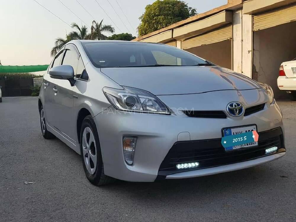 Toyota Prius 2015 for Sale in Lahore Toyota Prius 2015 for Sale in Lahore Image-2
