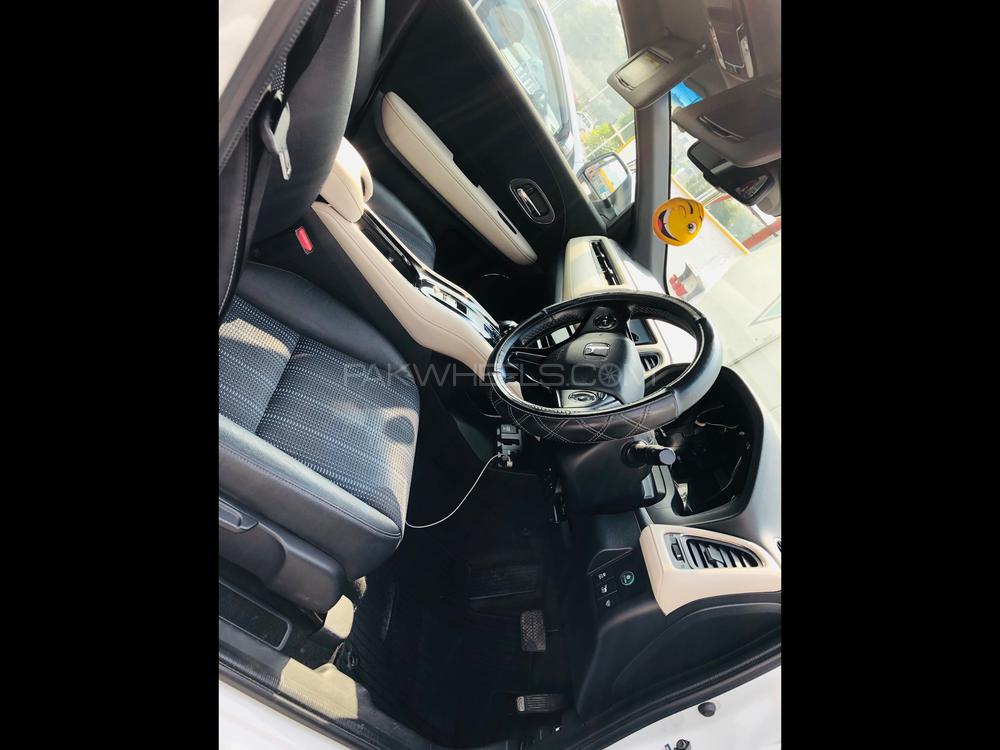 Honda Vezel 2016 for Sale in Rawalpindi Honda Vezel 2016 for Sale in Rawalpindi Image-12