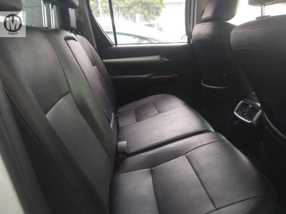 Toyota Hilux 2015 for Sale in Karachi Toyota Hilux 2015 for Sale in Karachi Image-13