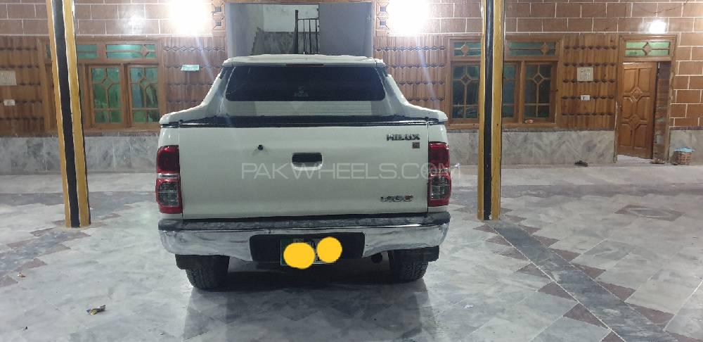 Toyota Hilux 2013 for Sale in Peshawar Toyota Hilux 2013 for Sale in Peshawar Image-2