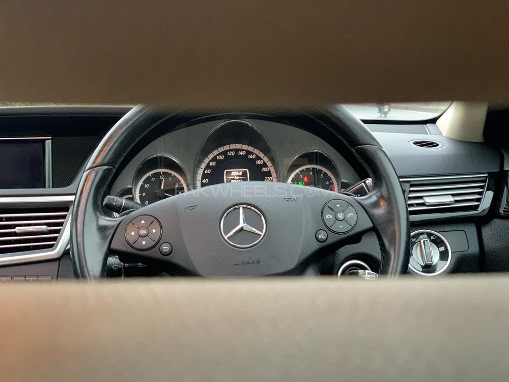 Mercedes Benz E Class 2012 for Sale in Lahore Mercedes Benz E Class 2012 for Sale in Lahore Image-12