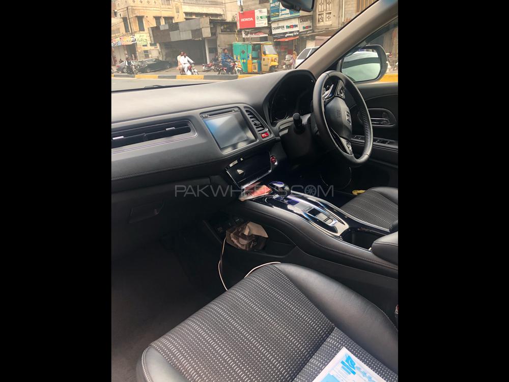 Honda Vezel 2018 for Sale in Faisalabad Honda Vezel 2018 for Sale in Faisalabad Image-3