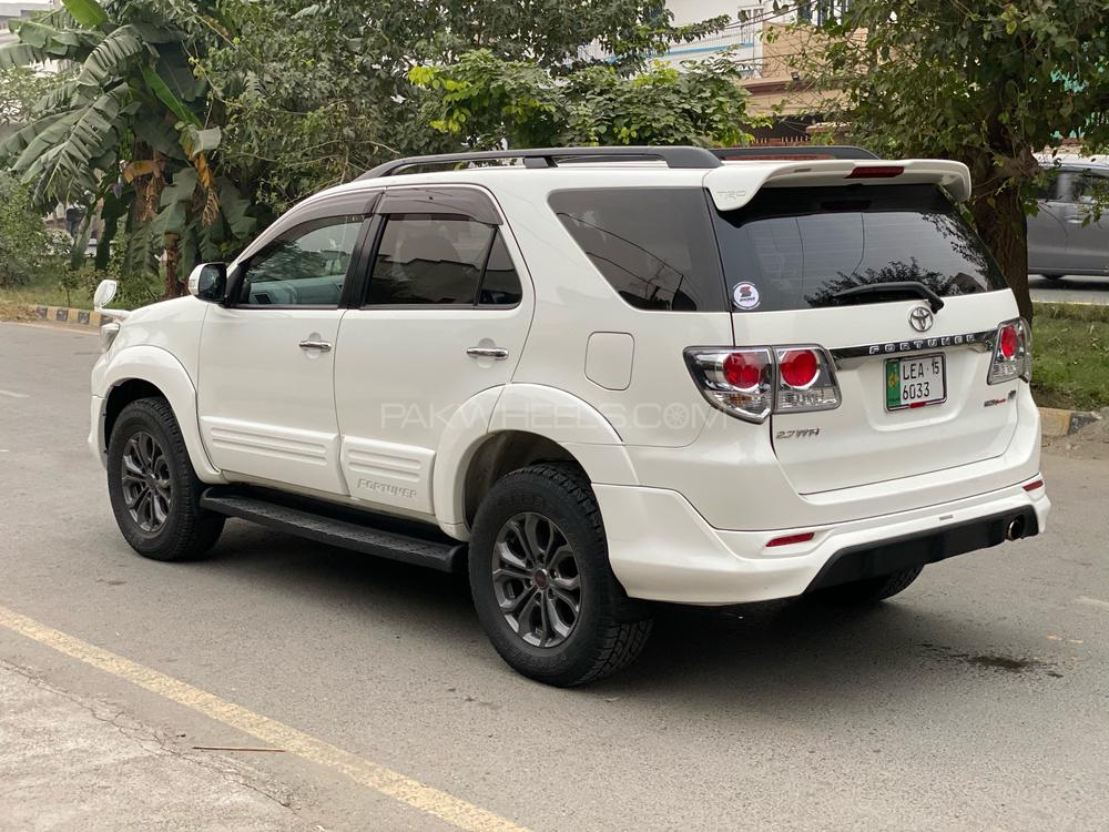 Toyota Fortuner 2015 for Sale in Lahore Toyota Fortuner 2015 for Sale in Lahore Image-9