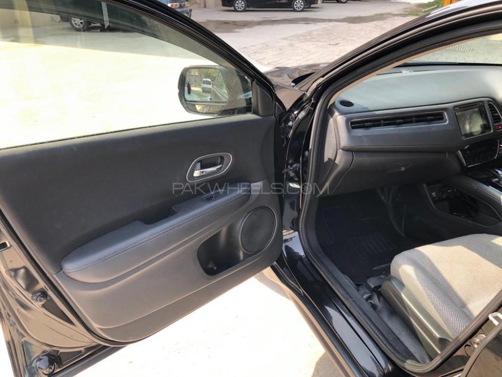 Honda Vezel 2014 for Sale in Islamabad Honda Vezel 2014 for Sale in Islamabad Image-12