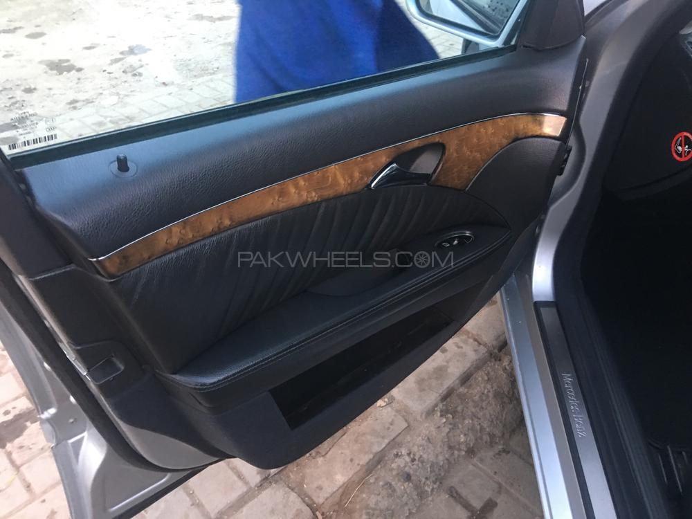 Mercedes Benz E Class 2005 for Sale in Islamabad Mercedes Benz E Class 2005 for Sale in Islamabad Image-8