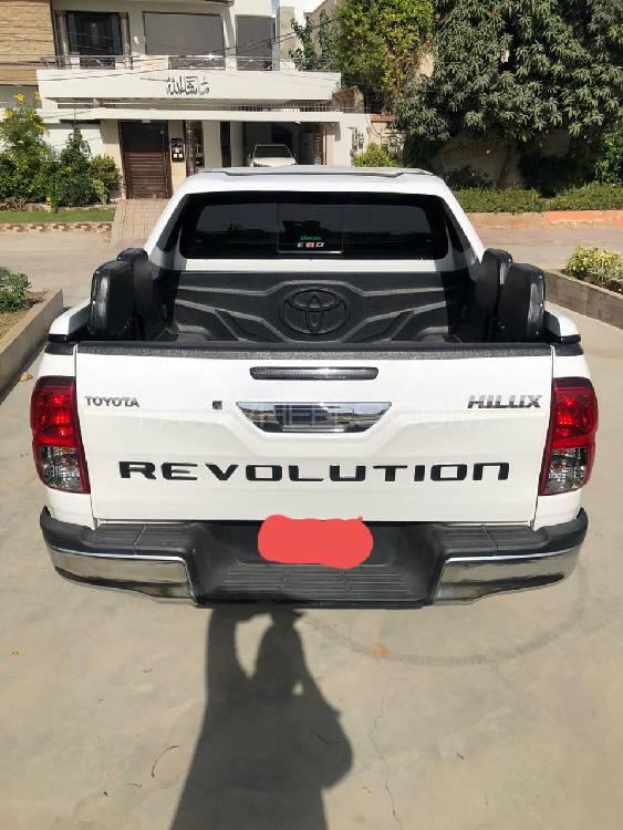 Toyota Hilux 2018 for Sale in Karachi Toyota Hilux 2018 for Sale in Karachi Image-4
