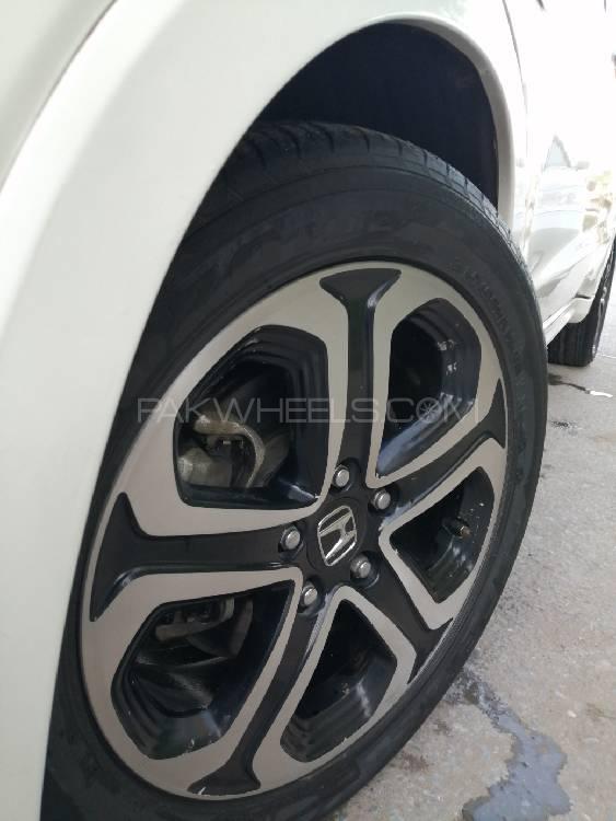 Honda Vezel 2014 for Sale in Rawalpindi Honda Vezel 2014 for Sale in Rawalpindi Image-8