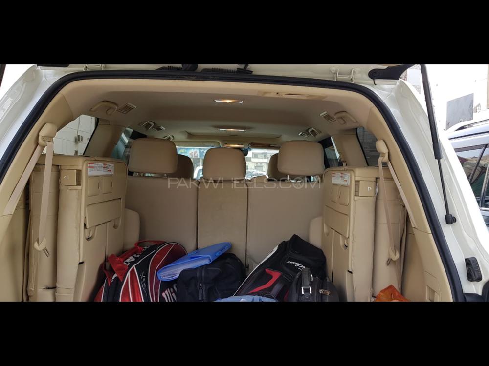 Toyota Land Cruiser 2017 for Sale in Karachi Toyota Land Cruiser 2017 for Sale in Karachi Image-7