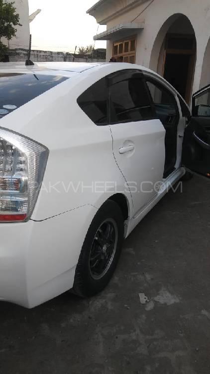 Toyota Prius 2010 for Sale in Mardan Image-1