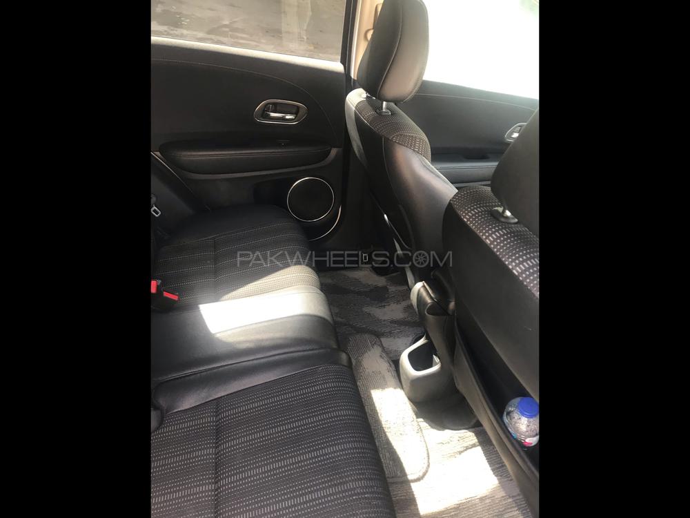 Honda Vezel 2015 for Sale in Abbottabad Honda Vezel 2015 for Sale in Abbottabad Image-10