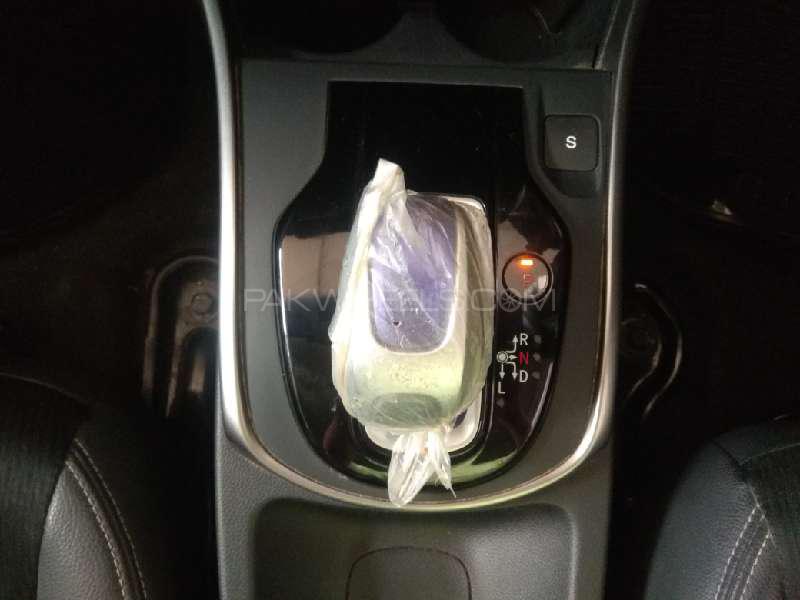 Honda Grace Hybrid 2015 for Sale in Karachi Honda Grace Hybrid 2015 for Sale in Karachi Image-8