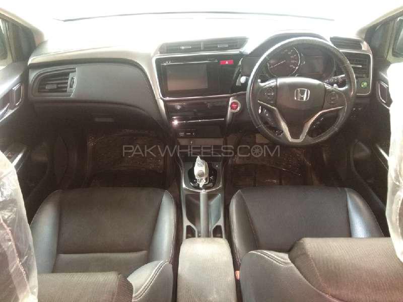 Honda Grace Hybrid 2015 for Sale in Karachi Honda Grace Hybrid 2015 for Sale in Karachi Image-12