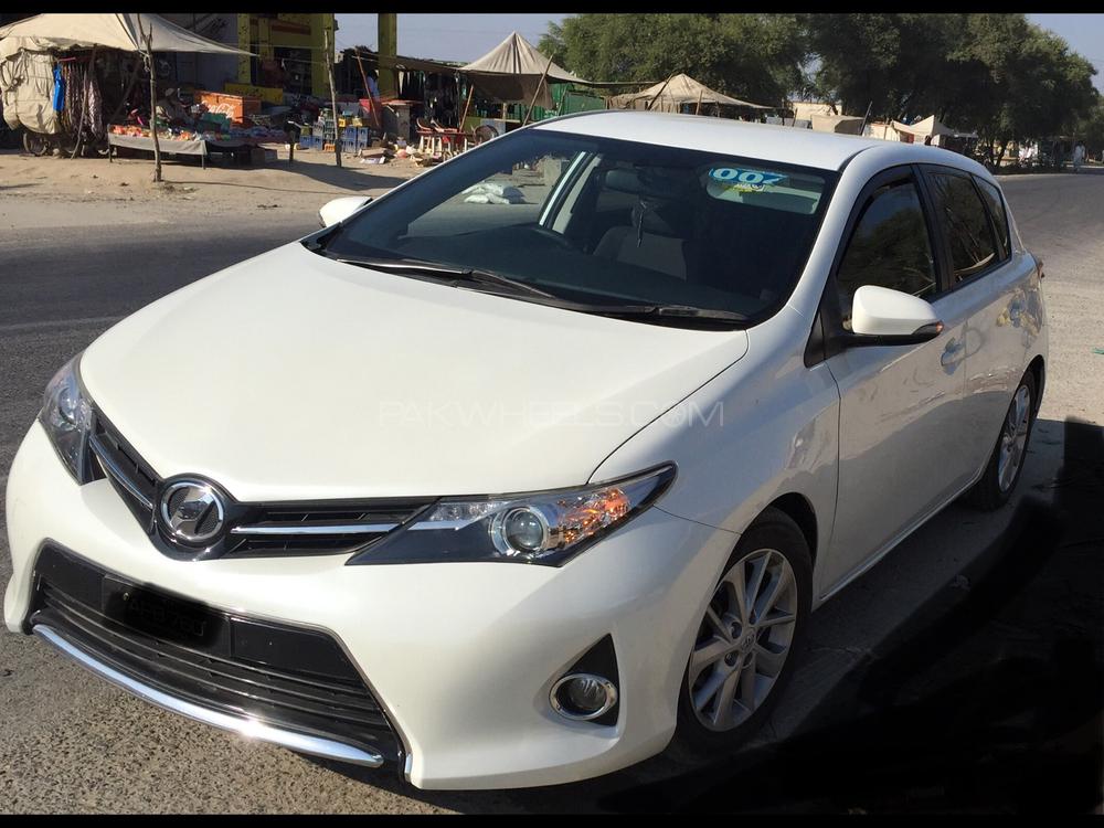 Toyota Auris 2013 for Sale in Peshawar Image-1