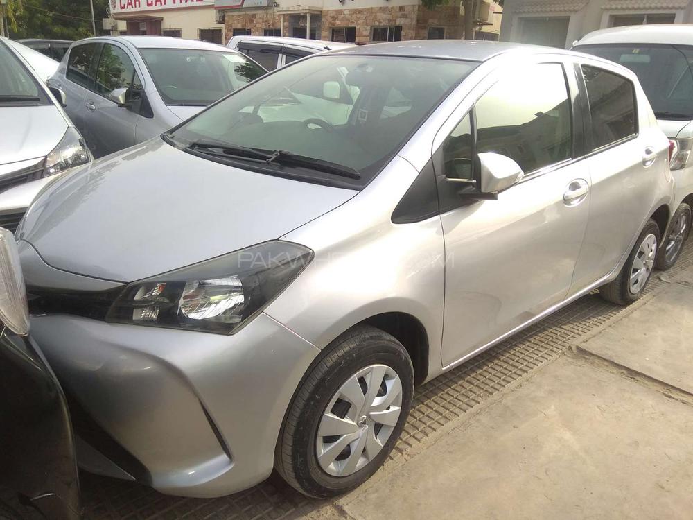 Toyota Vitz 2014 for Sale in Karachi Image-1