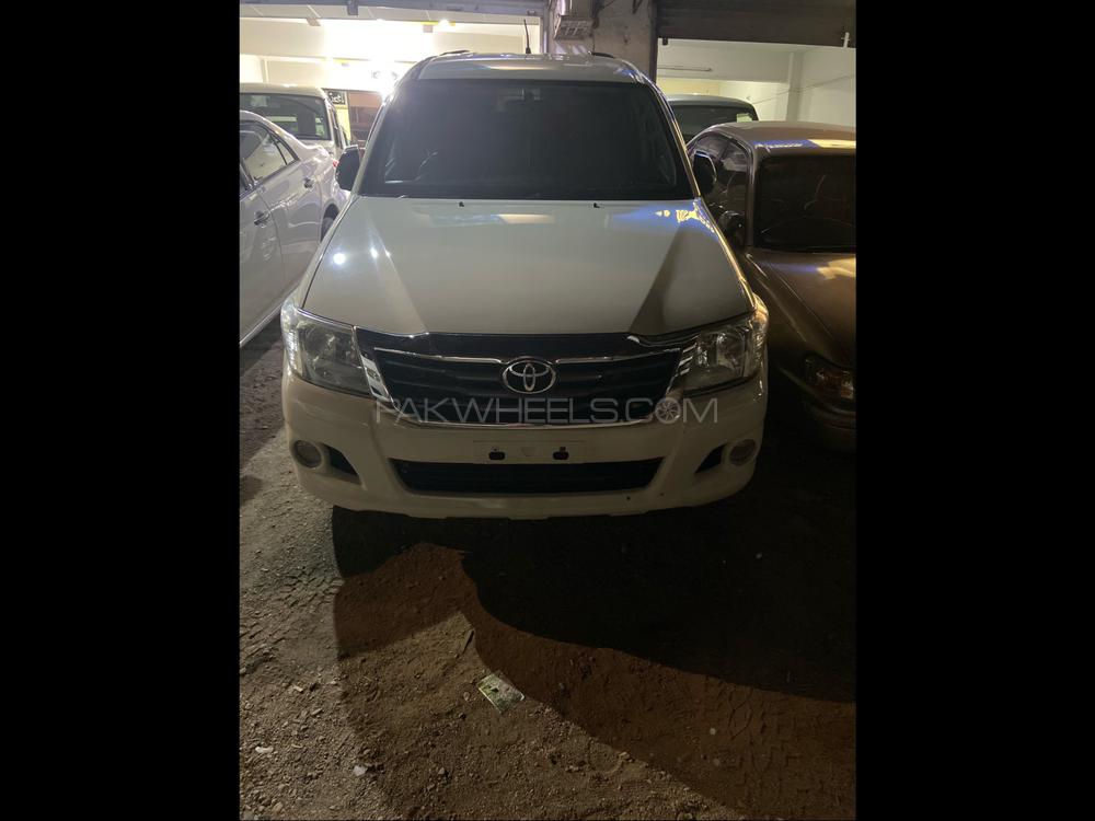 Toyota Hilux 2013 for Sale in Karachi Toyota Hilux 2013 for Sale in Karachi Image-4
