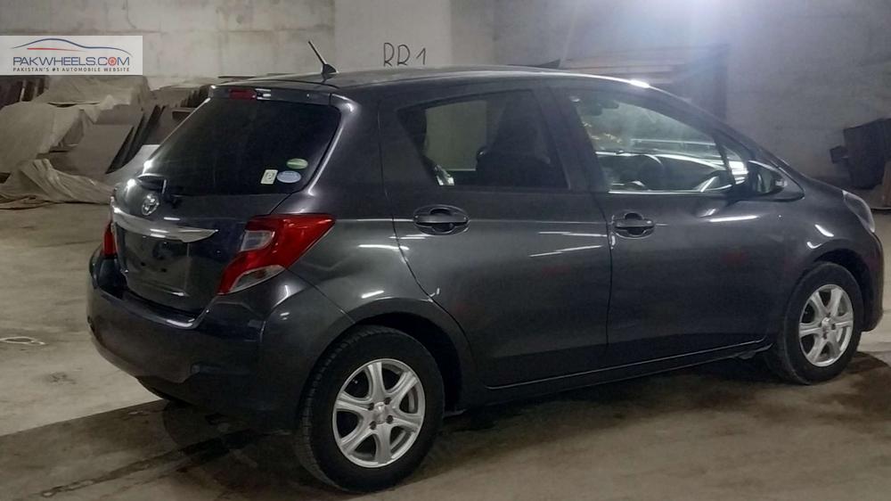 Toyota Vitz 2016 for Sale in Lahore Toyota Vitz 2016 for Sale in Lahore Image-4