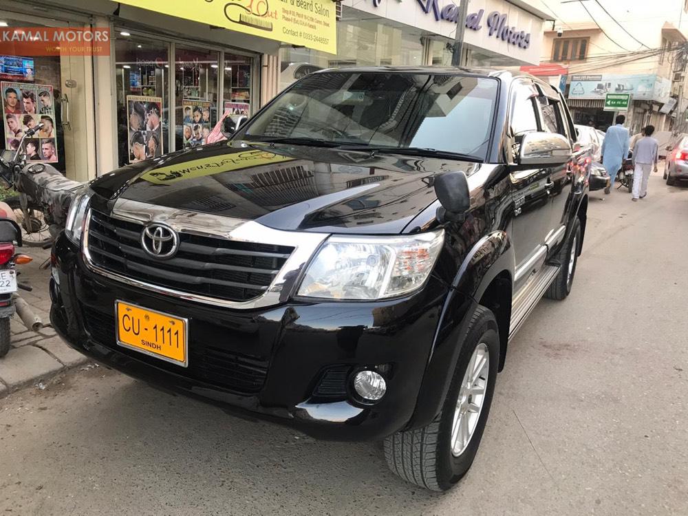 Toyota Hilux 2013 for Sale in Karachi Image-1