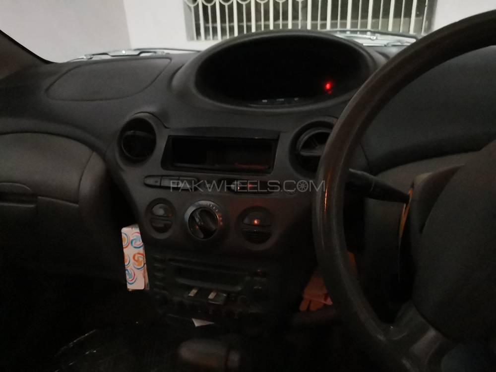Toyota Vitz 2000 for Sale in Karachi Toyota Vitz 2000 for Sale in Karachi Image-5