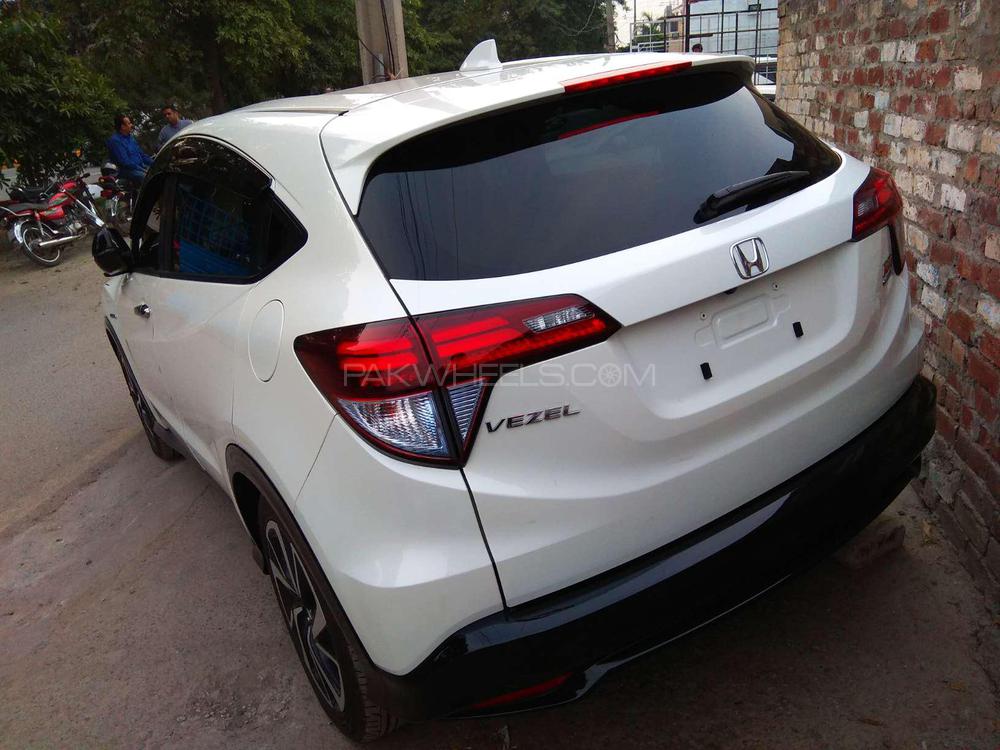 Honda Vezel 2017 for Sale in Lahore Honda Vezel 2017 for Sale in Lahore Image-13