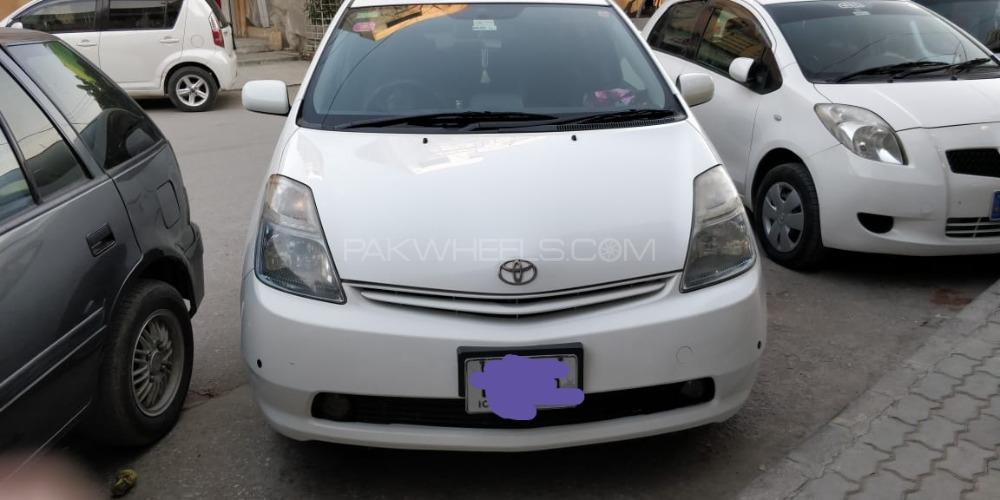 Toyota Prius 2011 for Sale in Wah cantt Image-1