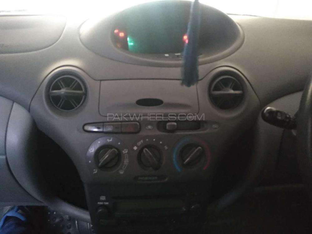 Toyota Vitz 2002 for Sale in Karachi Toyota Vitz 2002 for Sale in Karachi Image-5
