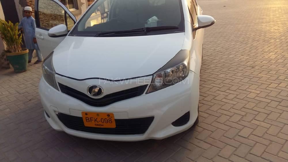 Toyota Vitz 2012 for Sale in Rajanpur Image-1