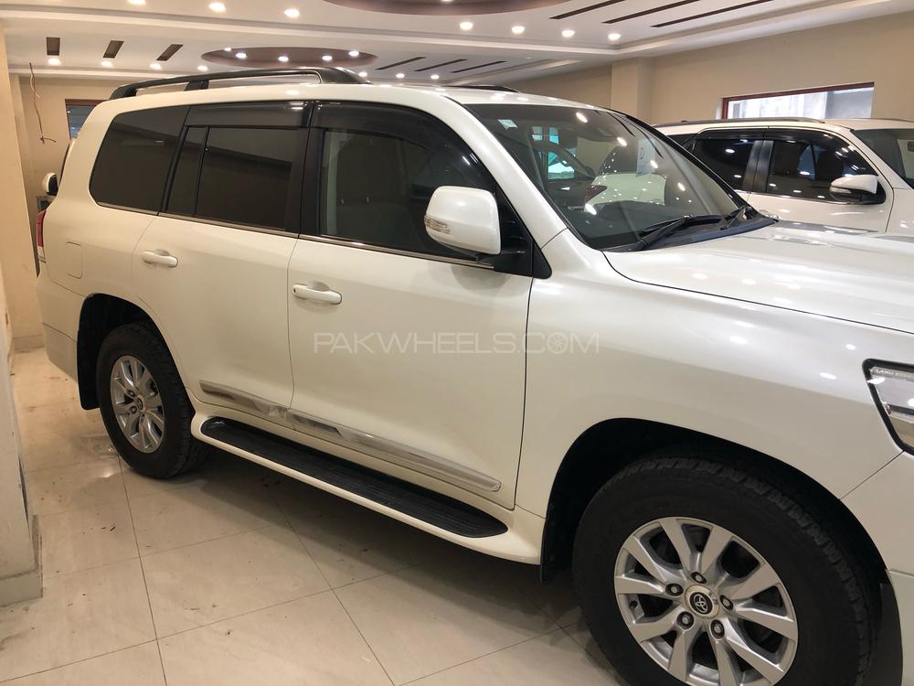 Toyota Land Cruiser 2015 for Sale in Lahore Toyota Land Cruiser 2015 for Sale in Lahore Image-4