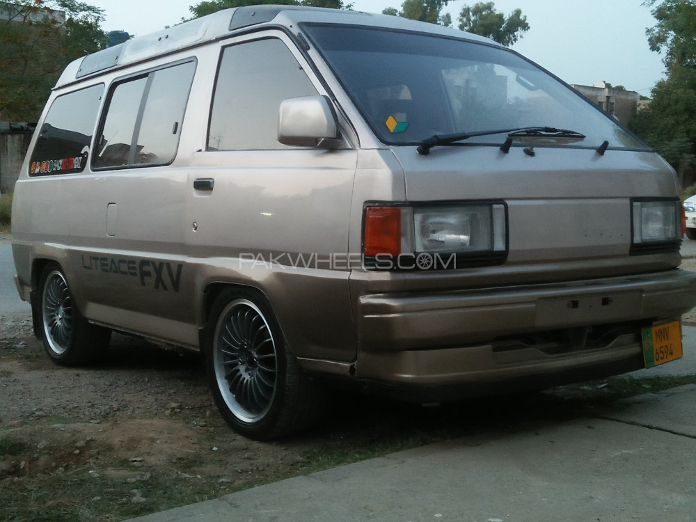 Toyota Town Ace - 1989  Image-1
