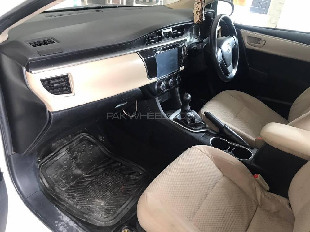 Toyota Corolla 2015 for Sale in Lahore Toyota Corolla 2015 for Sale in Lahore Image-4
