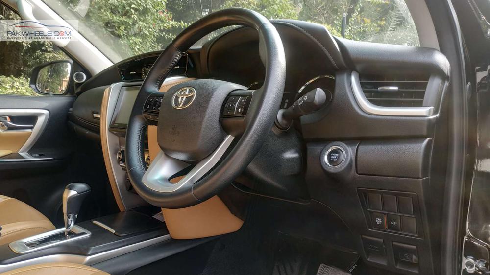 Toyota Fortuner 2018 for Sale in Lahore Toyota Fortuner 2018 for Sale in Lahore Image-10