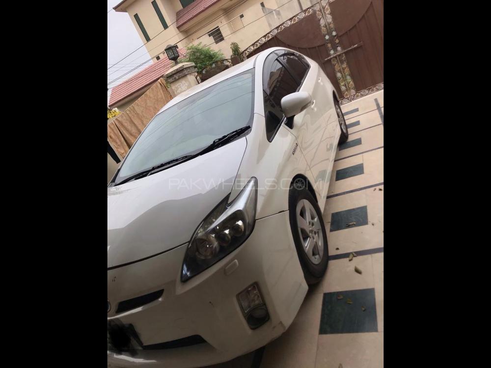 Toyota Prius 2011 for Sale in Lahore Toyota Prius 2011 for Sale in Lahore Image-3