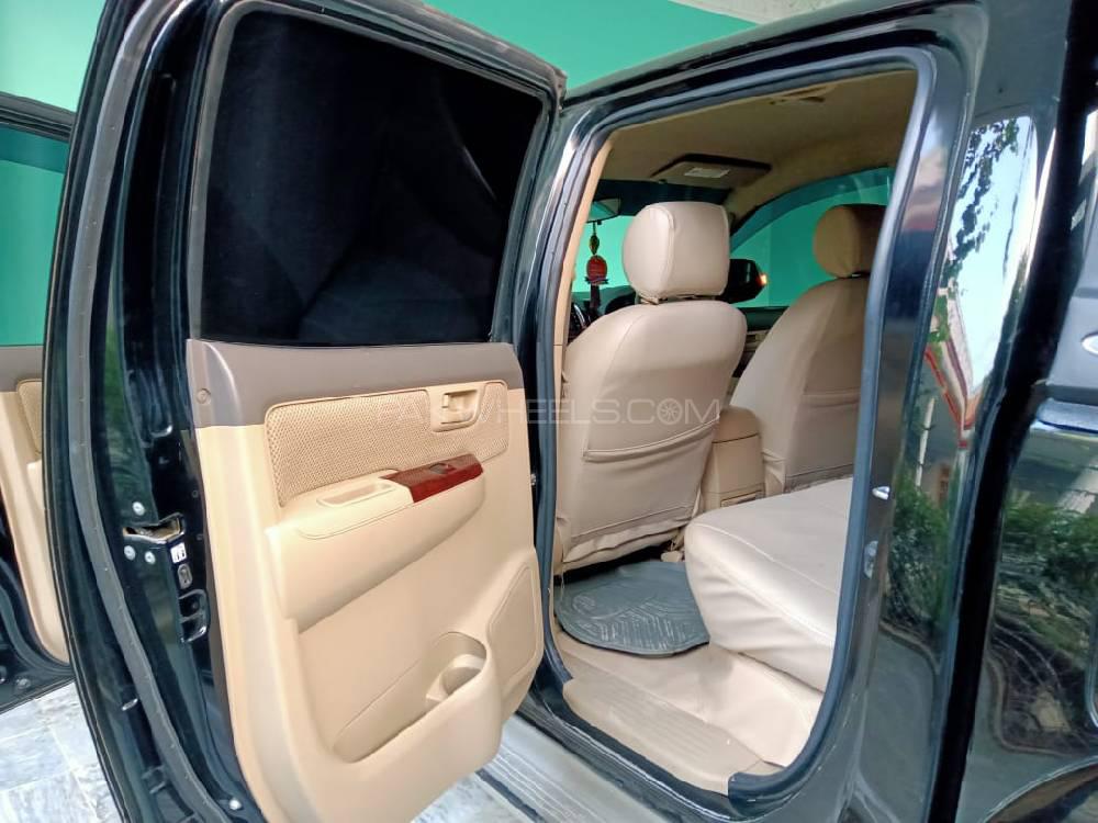 Toyota Hilux 2014 for Sale in Kohat Toyota Hilux 2014 for Sale in Kohat Image-4