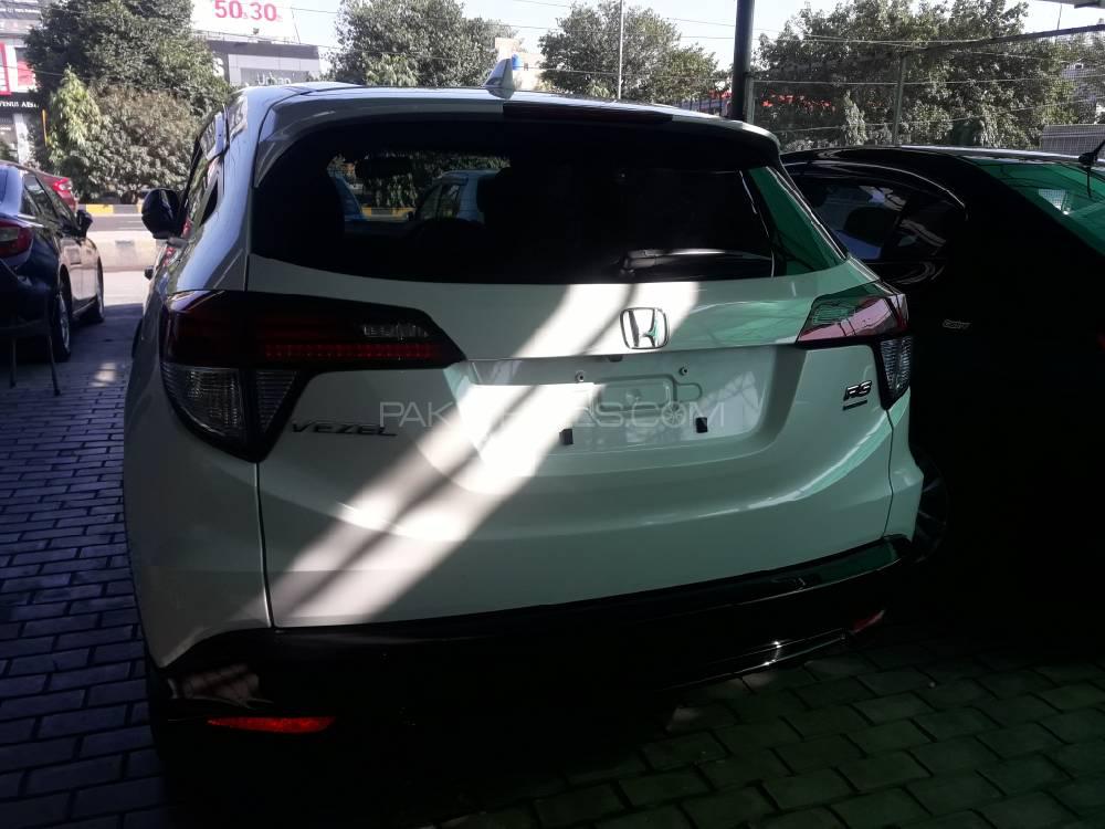 Honda Vezel 2017 for Sale in Lahore Honda Vezel 2017 for Sale in Lahore Image-11