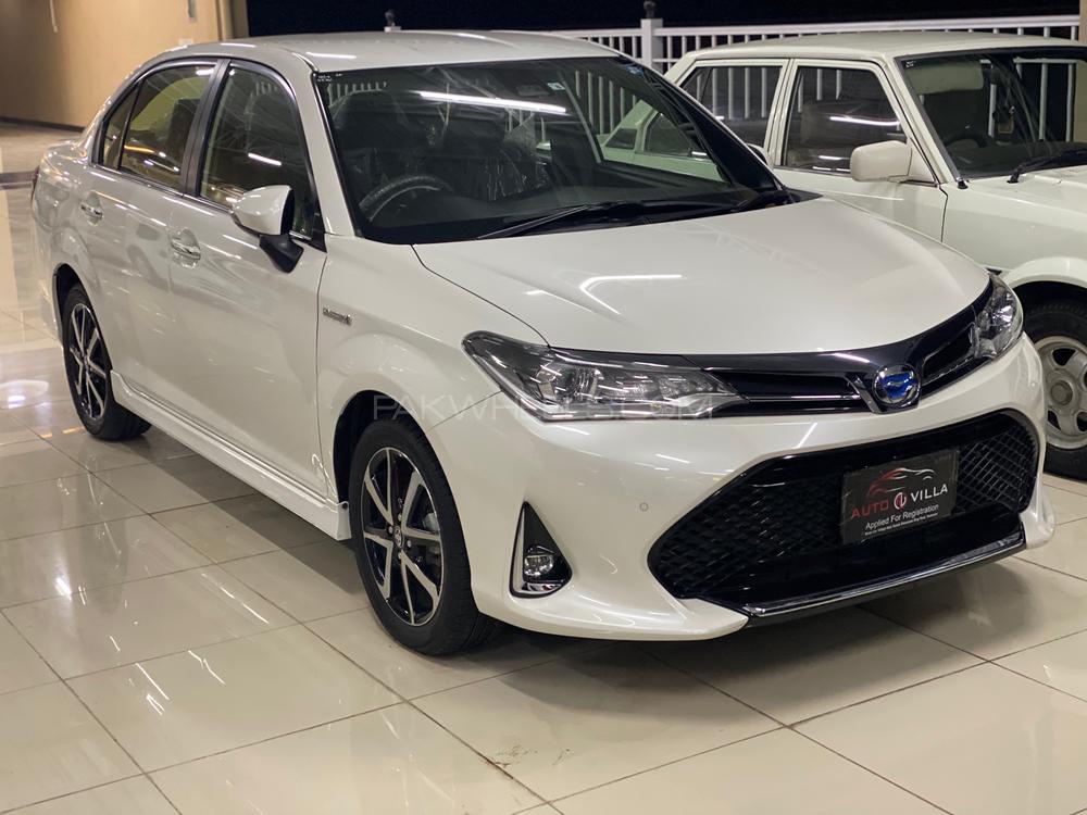 Toyota Corolla Axio 2018 for Sale in Peshawar Image-1