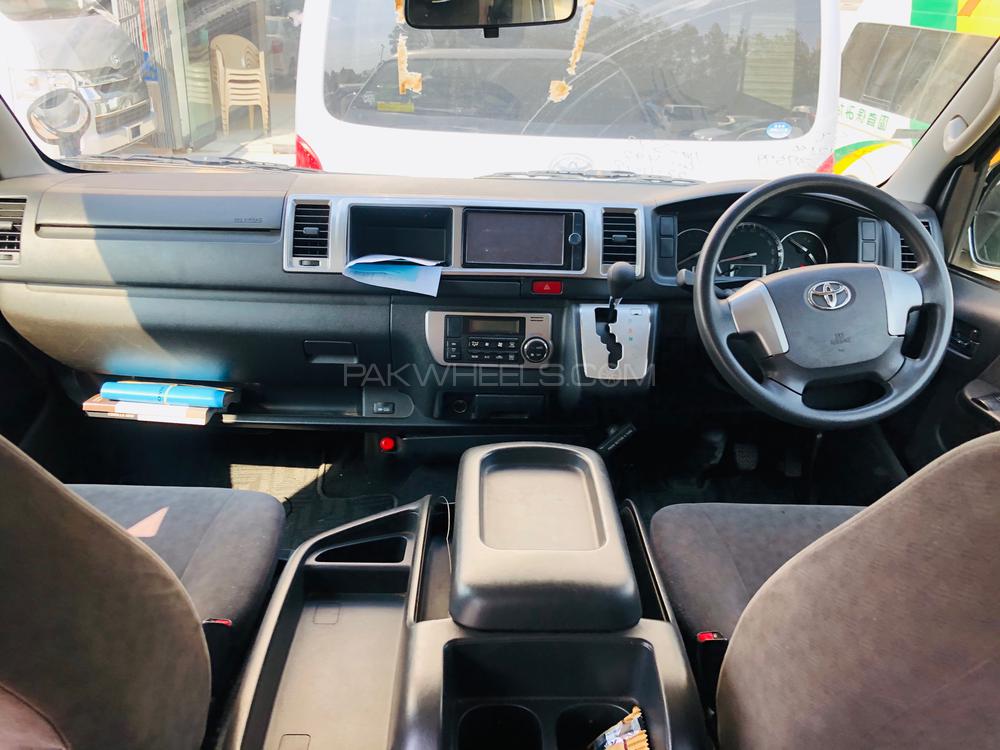 Toyota Hiace 2014 for Sale in Karachi Toyota Hiace 2014 for Sale in Karachi Image-5