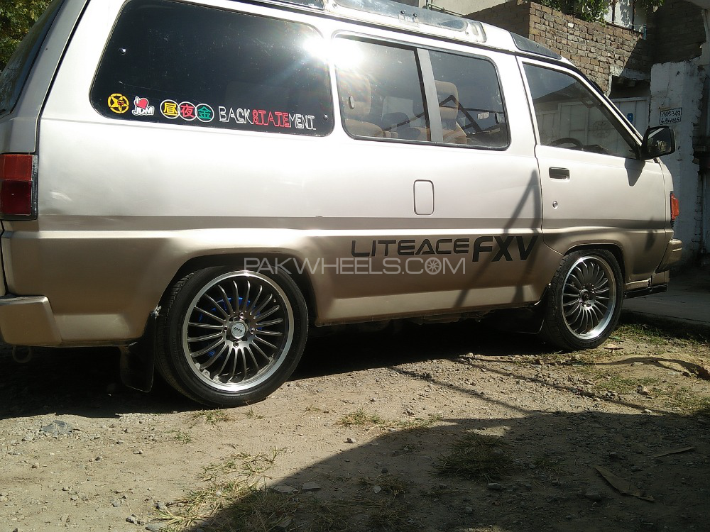 Toyota lite ace 1989